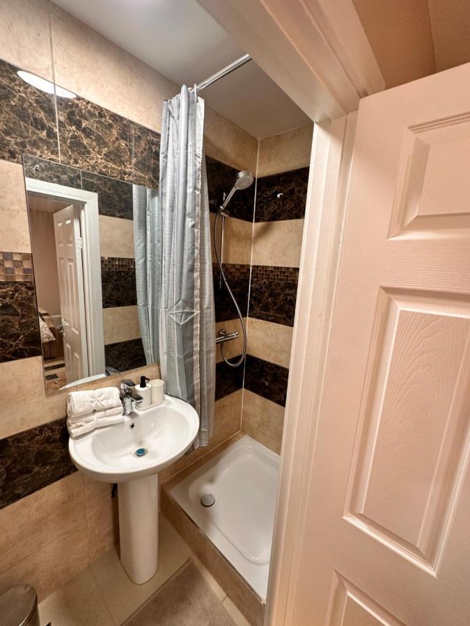 Canary Wharf Single Double And En-suite * Londen