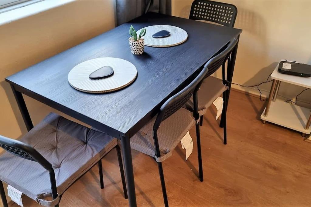2 Bedroom In Kennington London