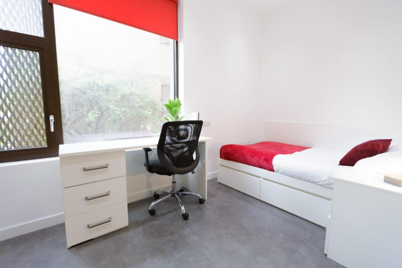 Apartment Cosy And Ensuite Bedrooms At New Cross In *