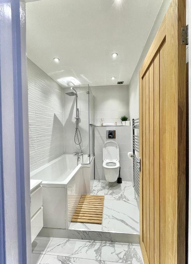 Apartment Stunning 2 Bed 2 Bath Luxury Apartment!