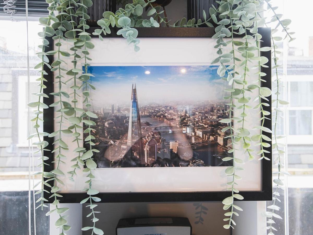 Appartement Pass The Keys - Stylish & Cozy Close To Hyde Park Londen