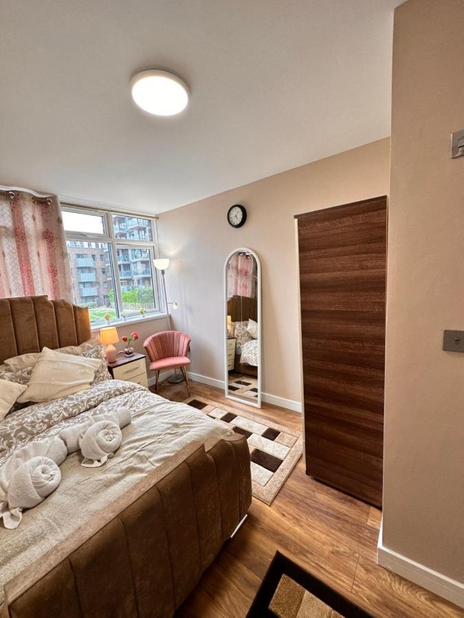 Canary Wharf Single Double And En-suite * Londen