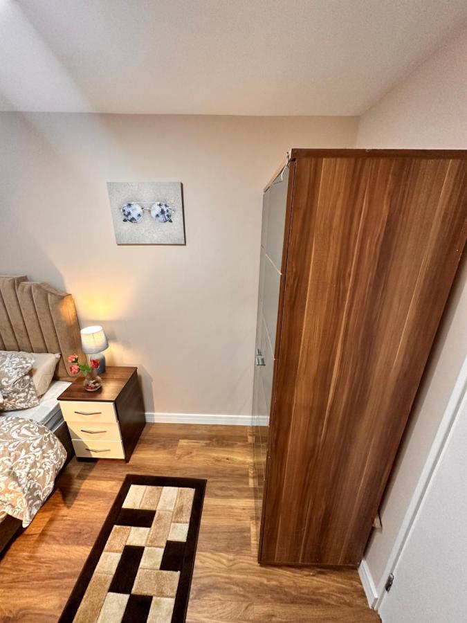 Canary Wharf Single Double And En-suite * Londen