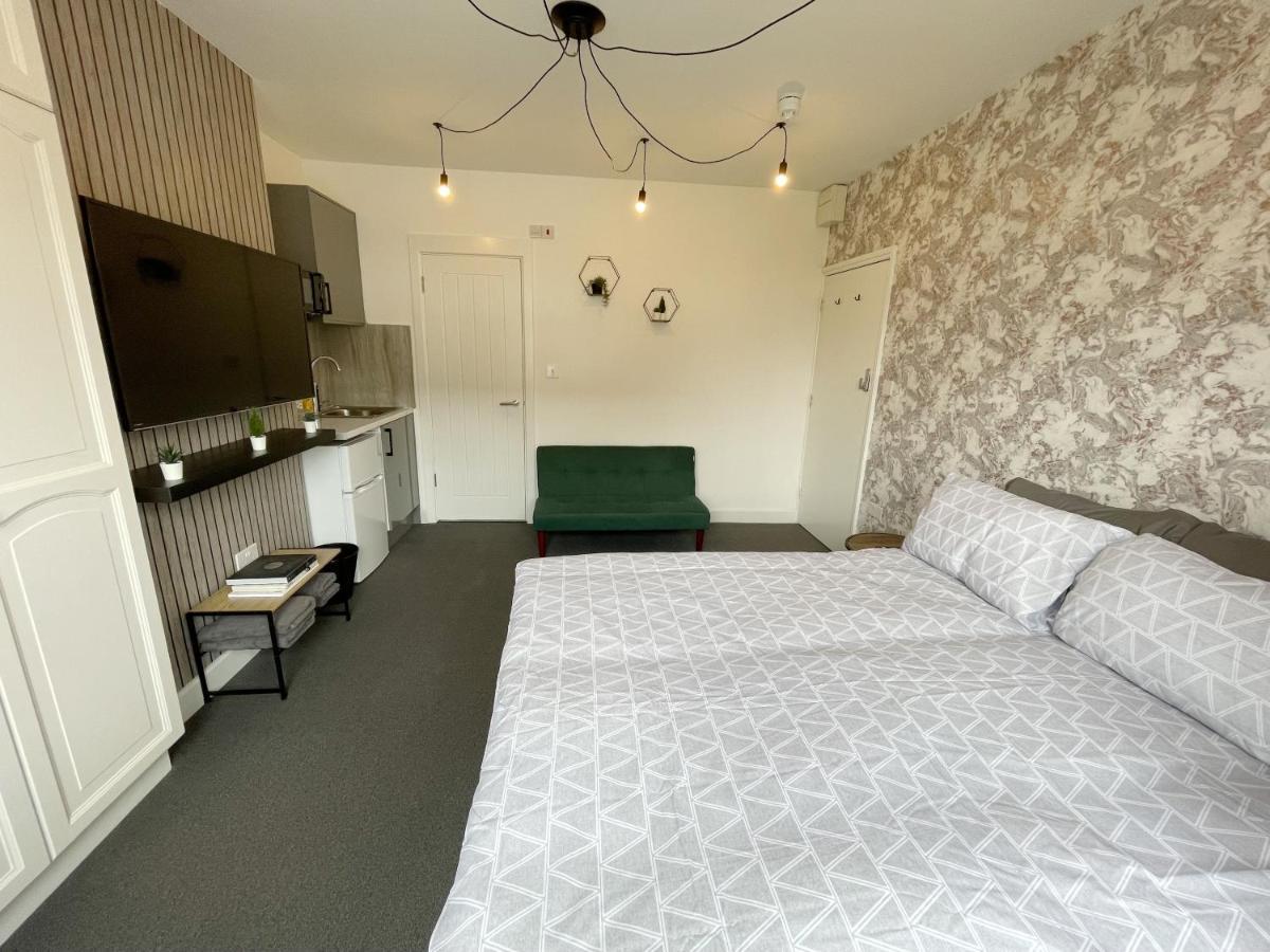 Cosy Bright Close To Wembley Stadium Londen