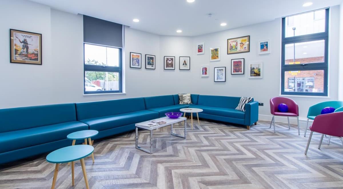 Stunning Modern At Seven Sisters Located In * London