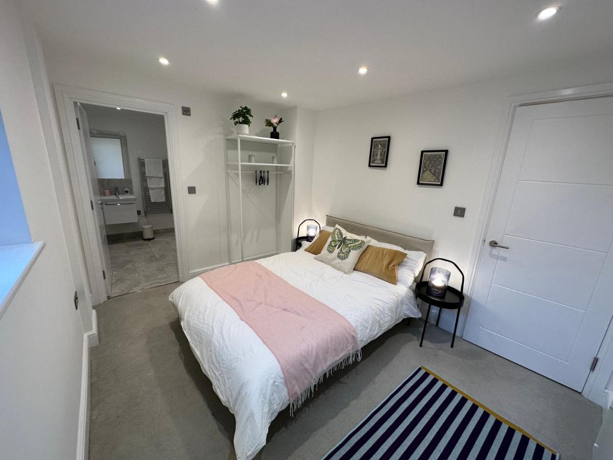Brilliant Private Bedroom & En-suite In New Flat -1a August House Apartamento Londres