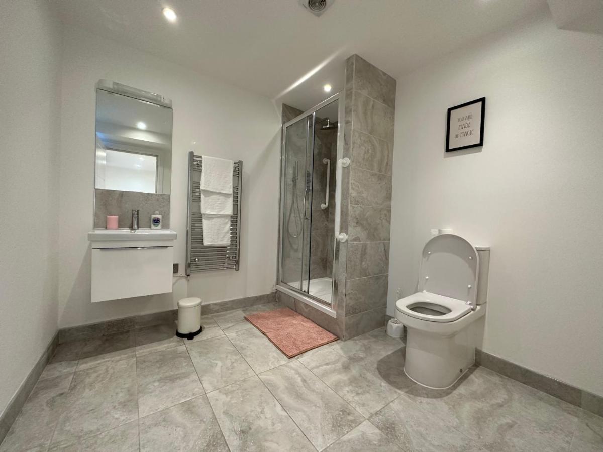 Apartamento Brilliant Private Bedroom & En-suite In New Flat -1a August House
