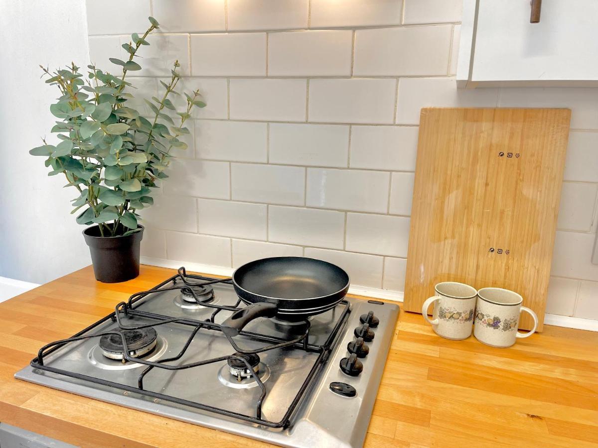 Archway Station Big Bedroom Flat London