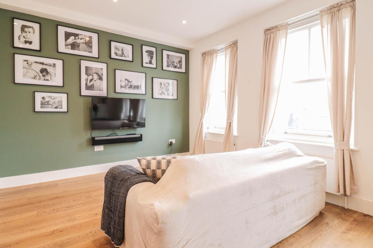 Modern & Spacious 1 Bedroom Clapham Junction Flat Apartment *