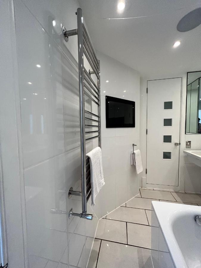 Crawford Street Apartment