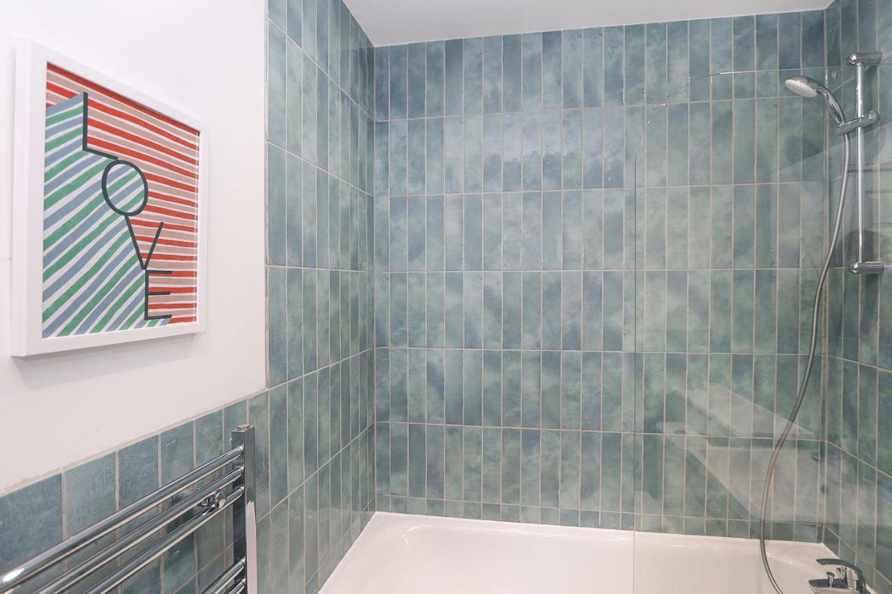 The Secret, 1 Bed Flat With Patio - Zone 2