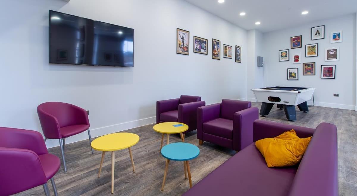 Apartment Stunning Modern At Seven Sisters Located In