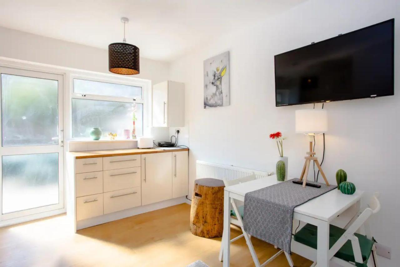 Stylish 4bd House With Private Garden - Stratford Londen