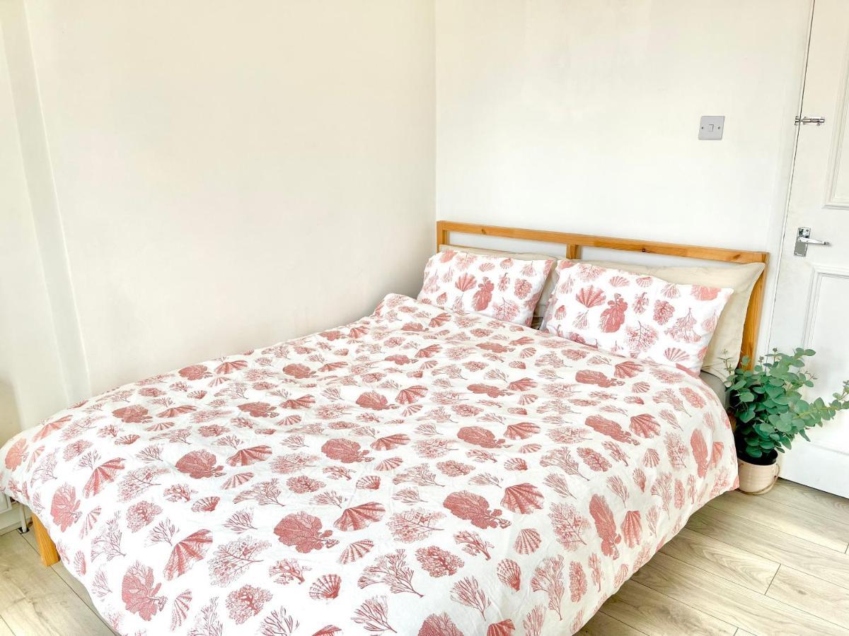 Archway Station Big Bedroom Flat Apartment
