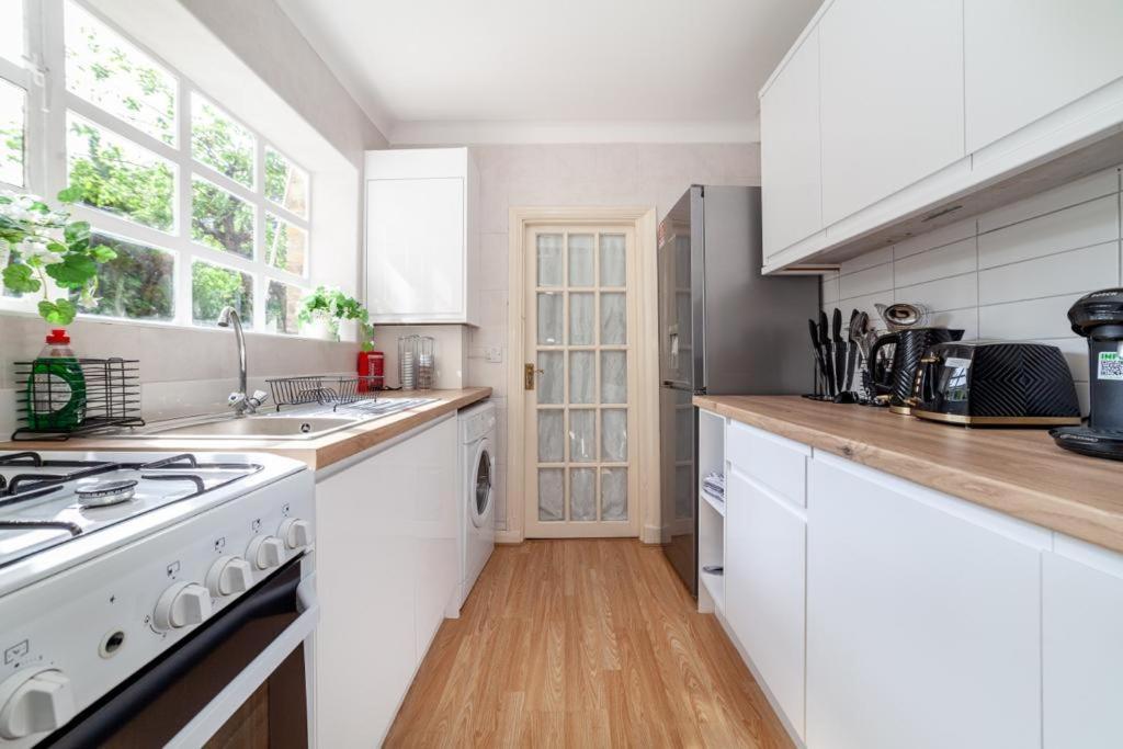 One Bedroom Flat In The Heart Of Brixton Appartement Londen