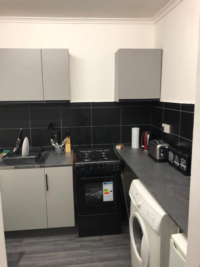 Great Location For Tourists And Commuters, Close To Transport Links, Double Bed Rooms. Gasthuis