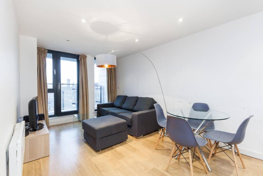 The Shards Beauty 2 Bedroom Apartment *