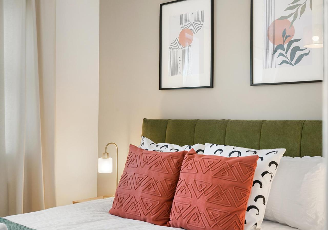 East House Near Tube With Parking Ferienhaus London