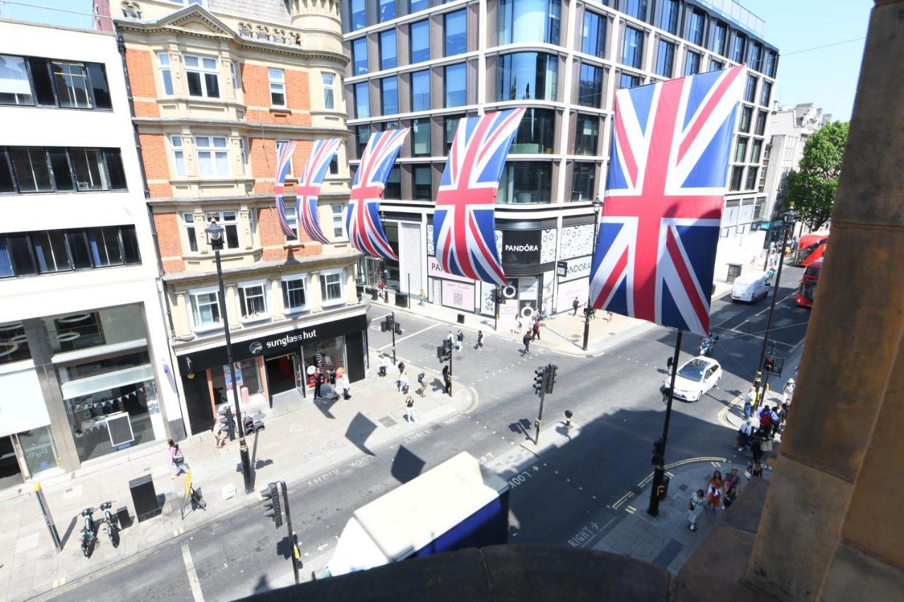 Oxford Street Luxurious 3 Bedroom Apartment