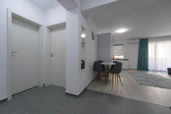 One Bedroom Apartment *