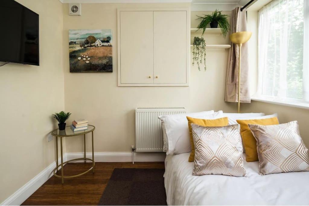 Where Style & Convenience Combine- Photo Id Required Apartment