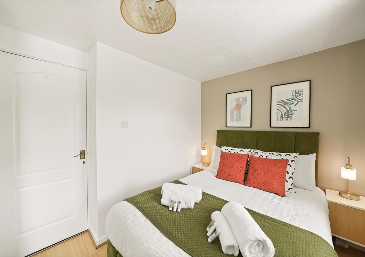 Ferienhaus East House Near Tube With Parking London