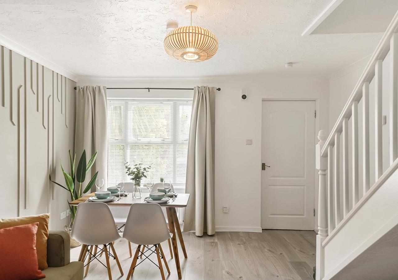 East House Near Tube With Parking Ferienhaus London