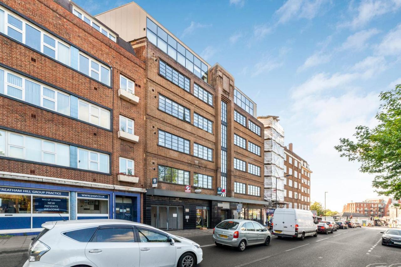 The Streatham Penthouse Apartment London