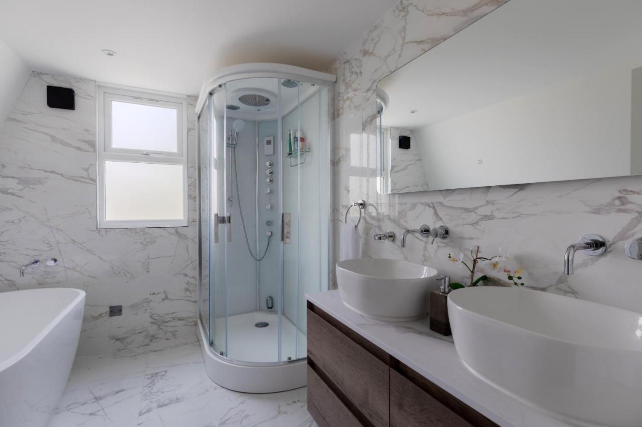 Appartement Central, Stylish And Spacious 4 Bedroom House 2,5 Bathrooms In Shepherd's Bush Londen