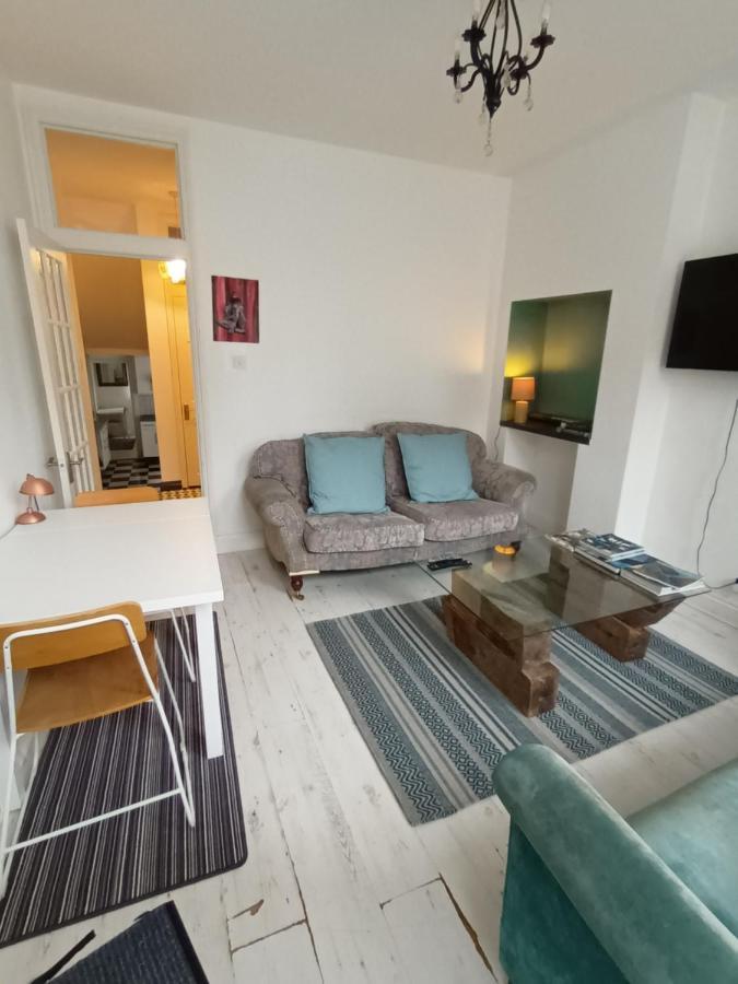Apartment 3 Bed Lovely Garden Flat Wandsworth London