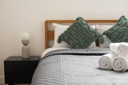 Trendy East Flat Sh11 *