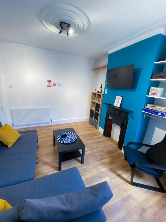4 Bedroom House Parking & Garden Near Central Сasa de vacaciones Londres
