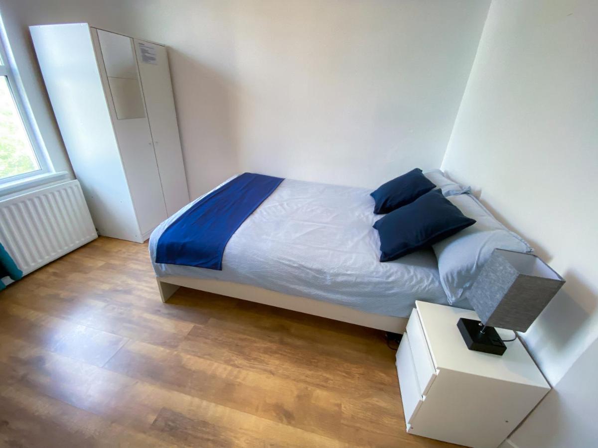 4 Bedroom House Parking & Garden Near Central Сasa de vacaciones Londres