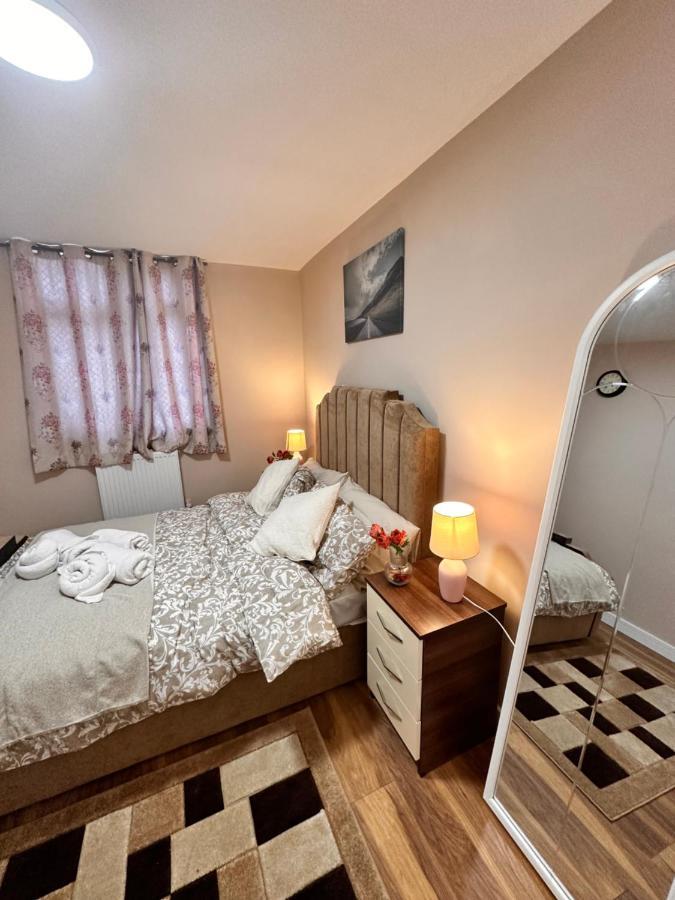 Canary Wharf Single Double And En-suite * Londen