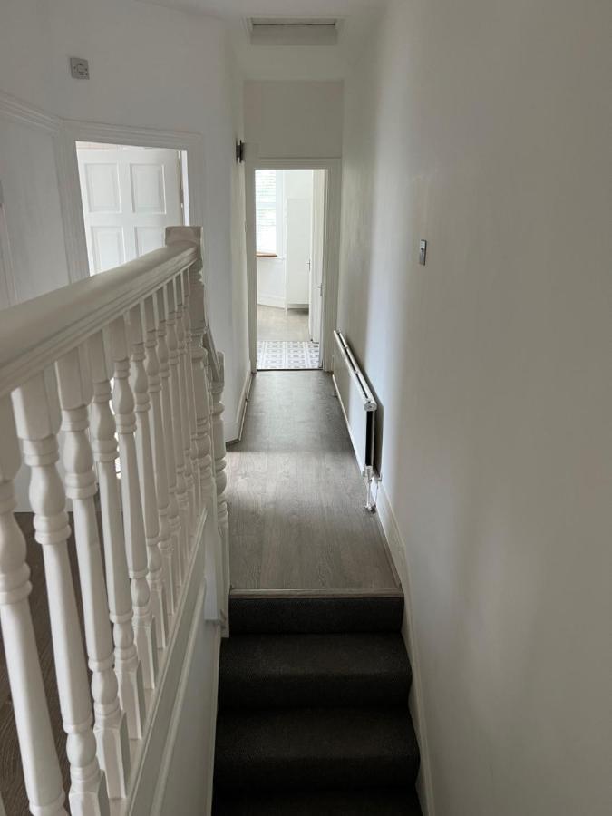 Appartement Bright And Stylish 2 Bedroom First Floor Flat Londen