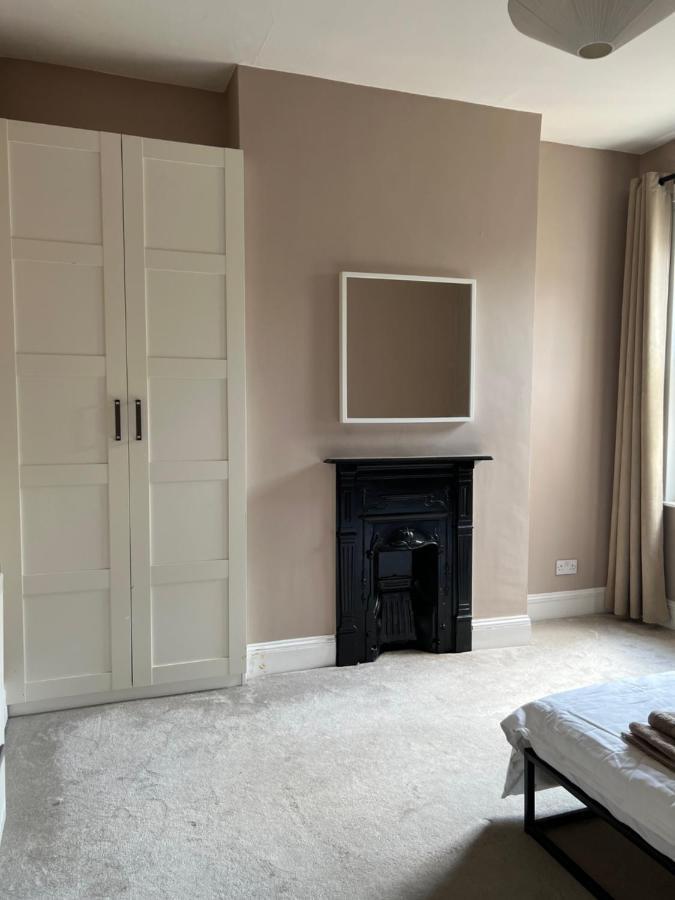 Bright And Stylish 2 Bedroom First Floor Flat Appartement *