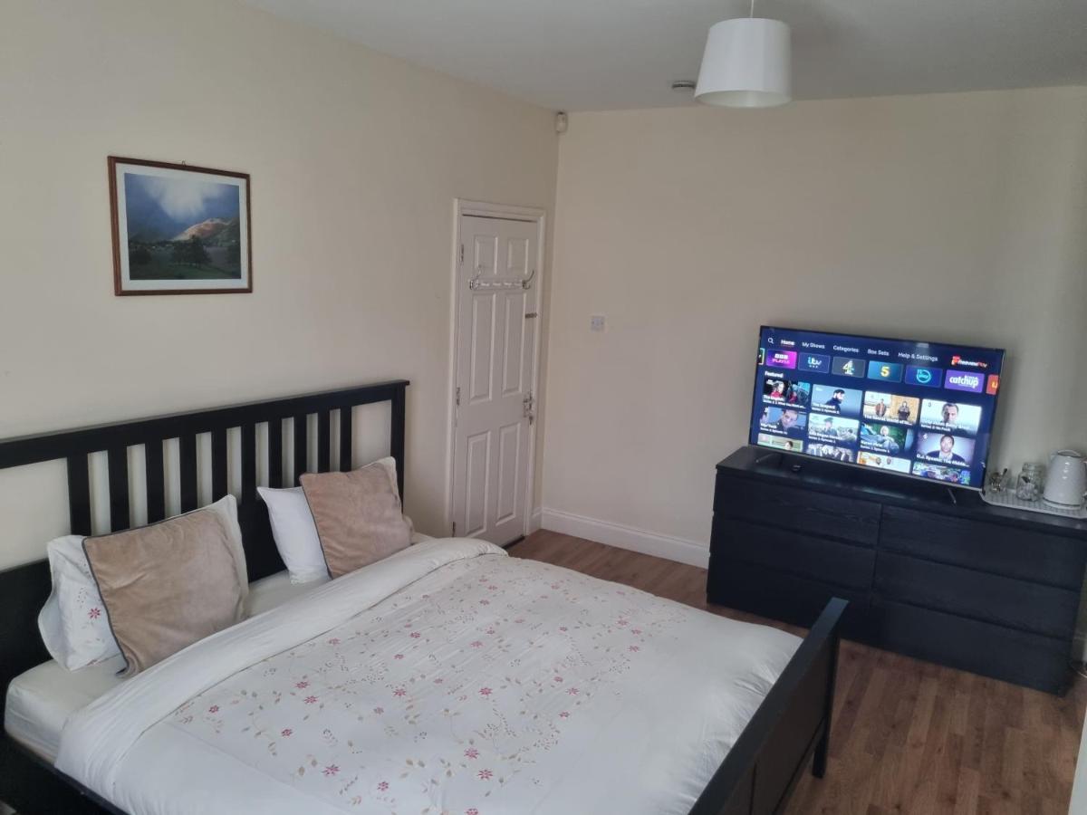 Guess Bungalow Wembley Homestay *