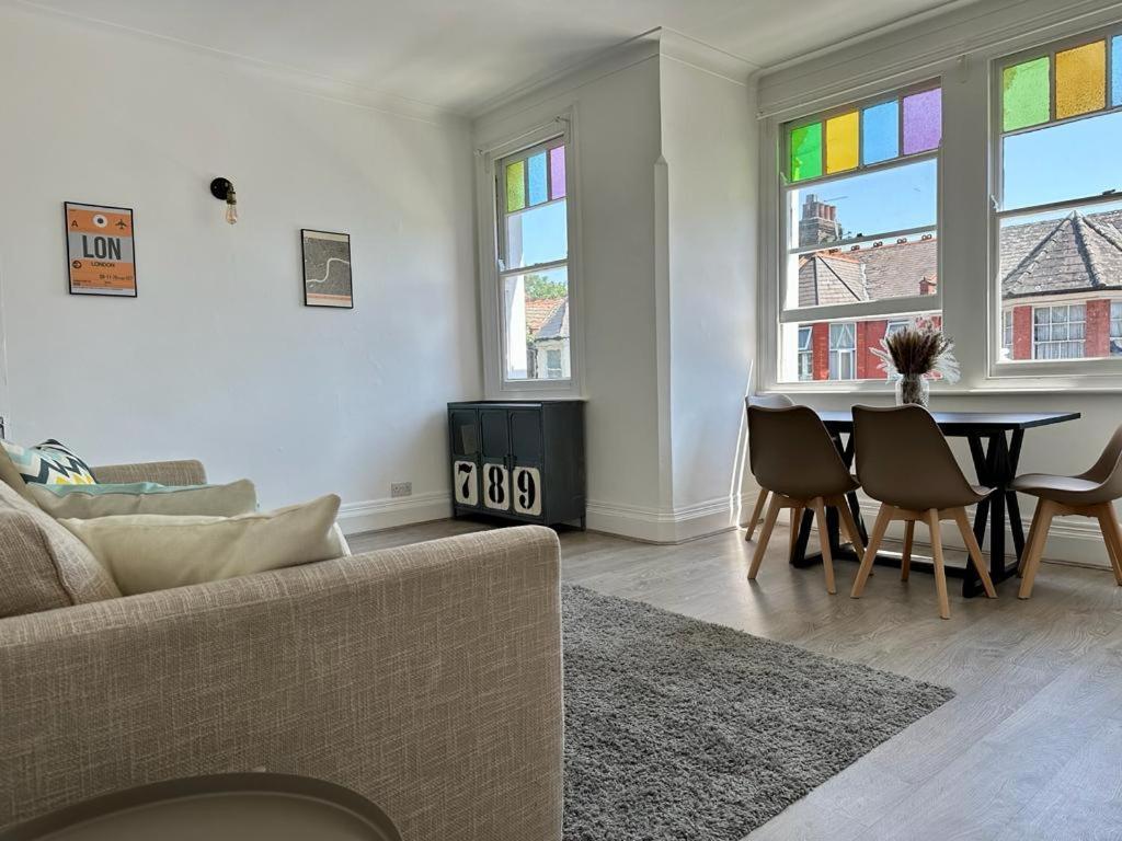 Bright And Stylish 2 Bedroom First Floor Flat Apartamento Londres