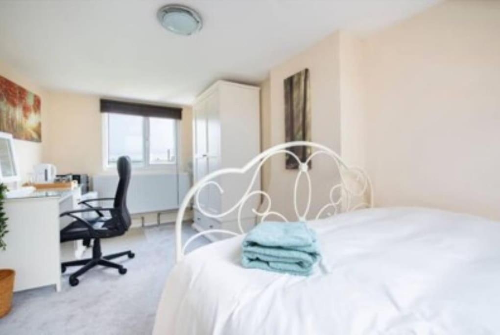Apartment Wembley 2 Bed/2 Bath Modern Apt London