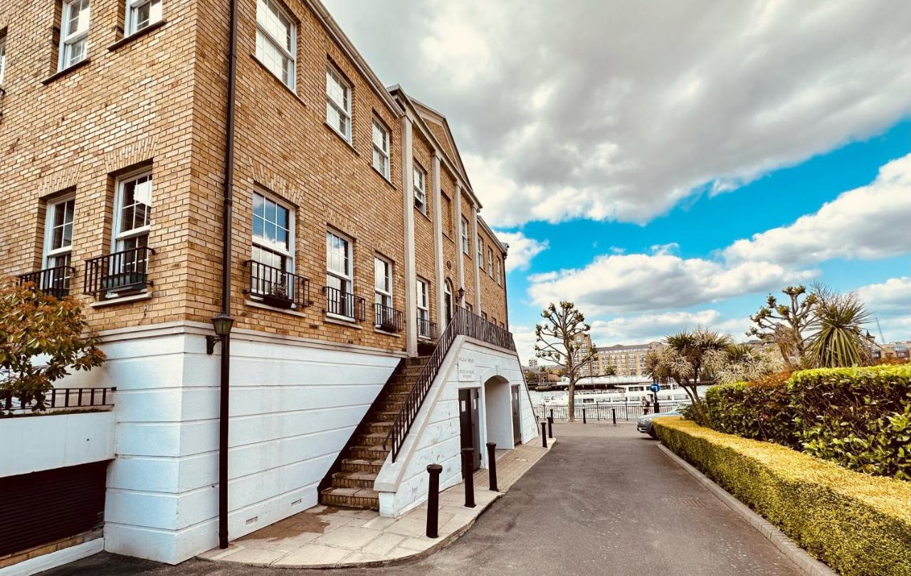 Riverside Flat In Southwark *
