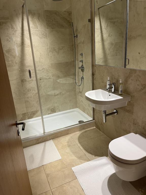 Beautiful 2 Bed Flat In Finchley Road, Camden Apartment *
