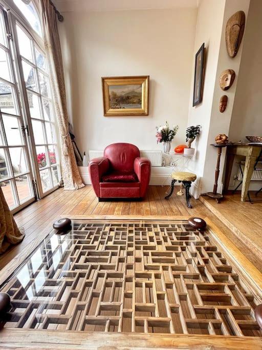 Golborne Road 3 Bedrooms Antique Rooftop Terrace Flat * London