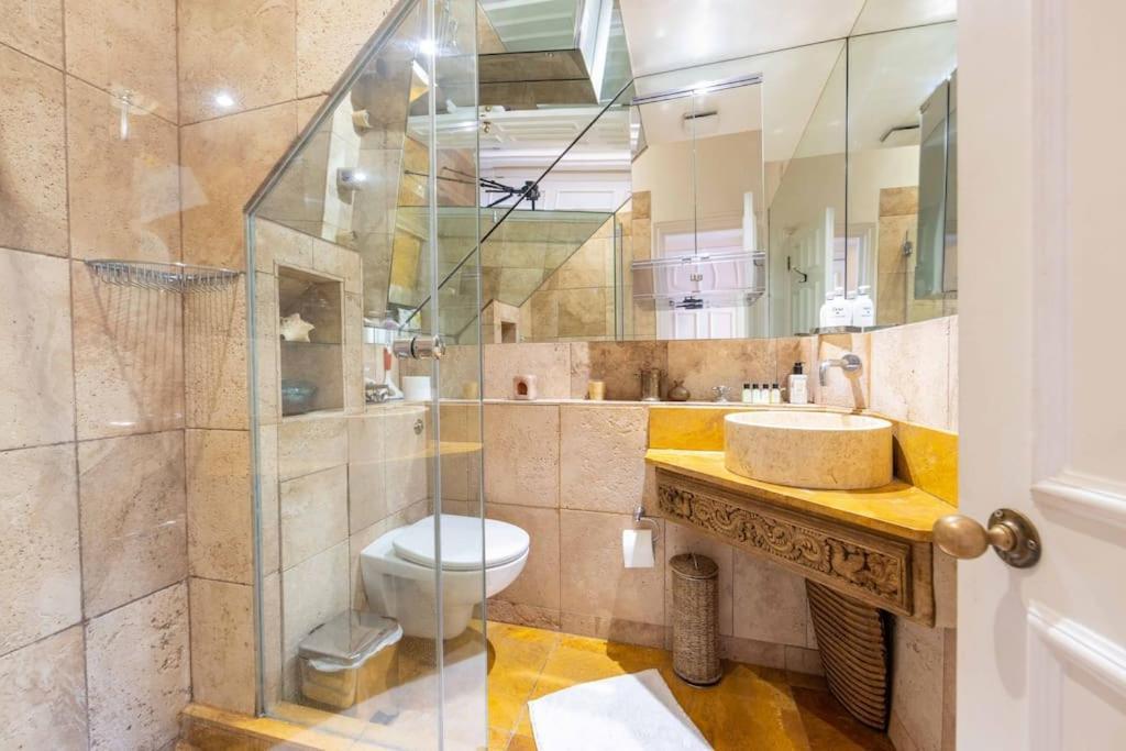 Golborne Road 3 Bedrooms Antique Rooftop Terrace Flat Apartment