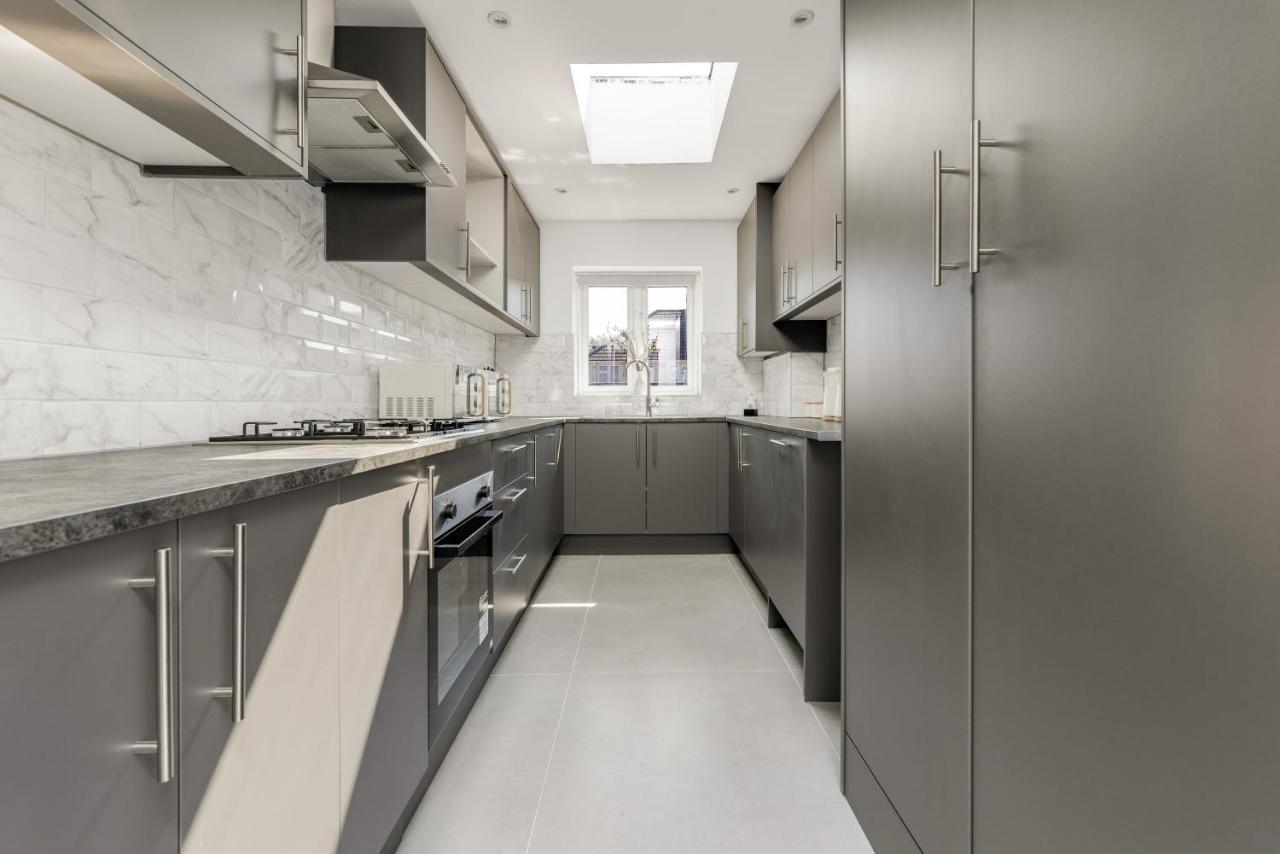 The Wembley Collection Apartment *