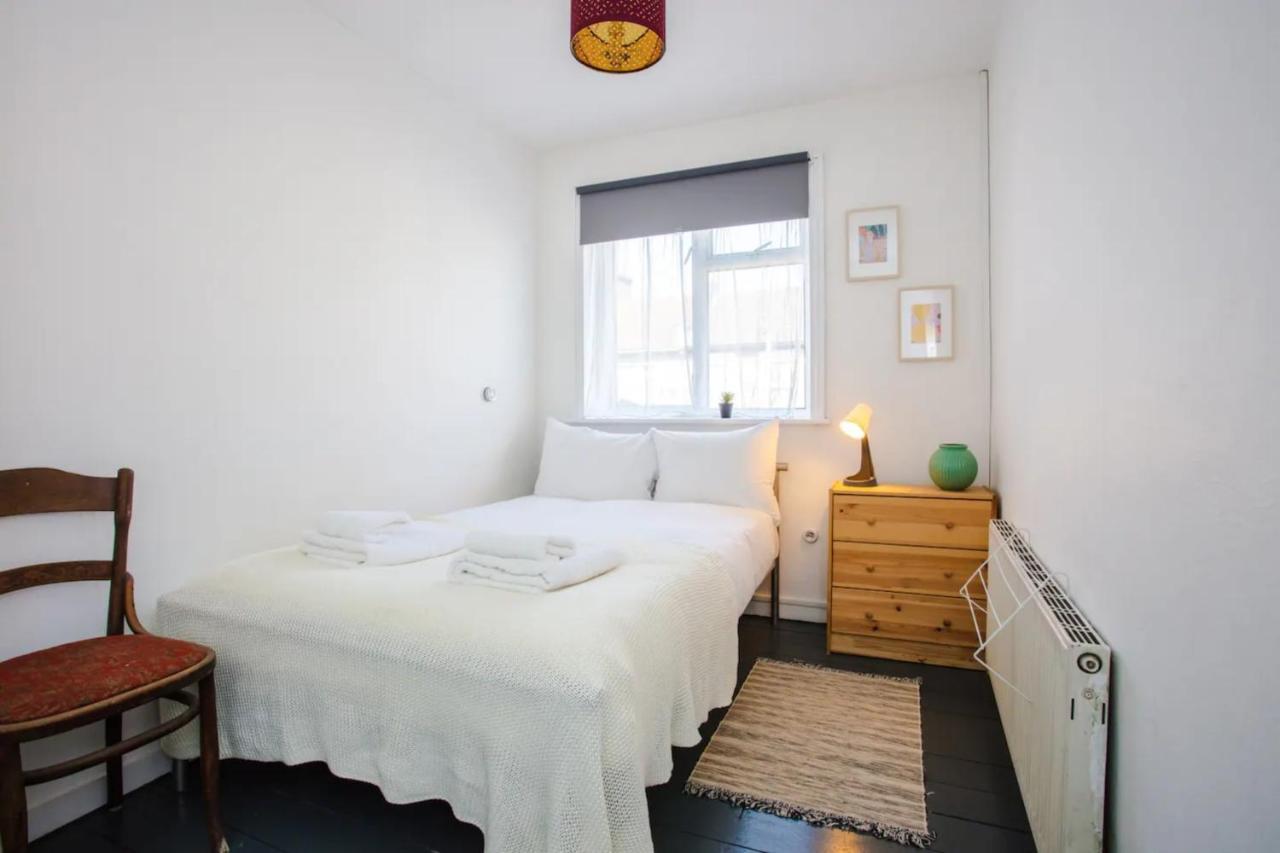Stylish 4bd House With Private Garden - Stratford Vakantiehuis Londen