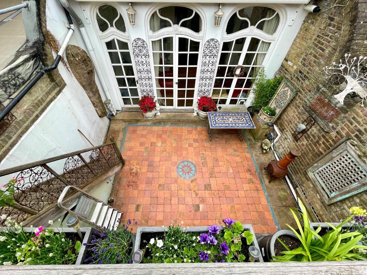 Golborne Road 3 Bedrooms Antique Rooftop Terrace Flat Apartment