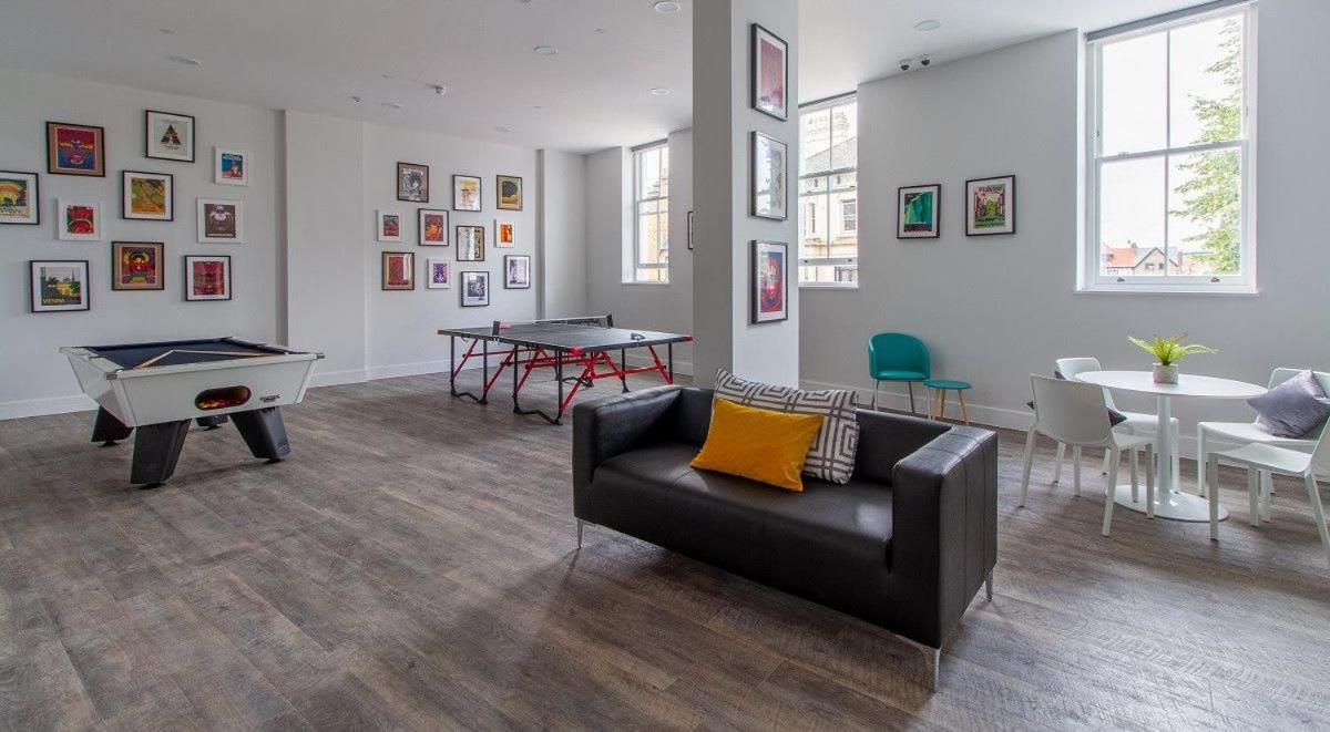 Stunning Modern At Seven Sisters Located In Apartment *