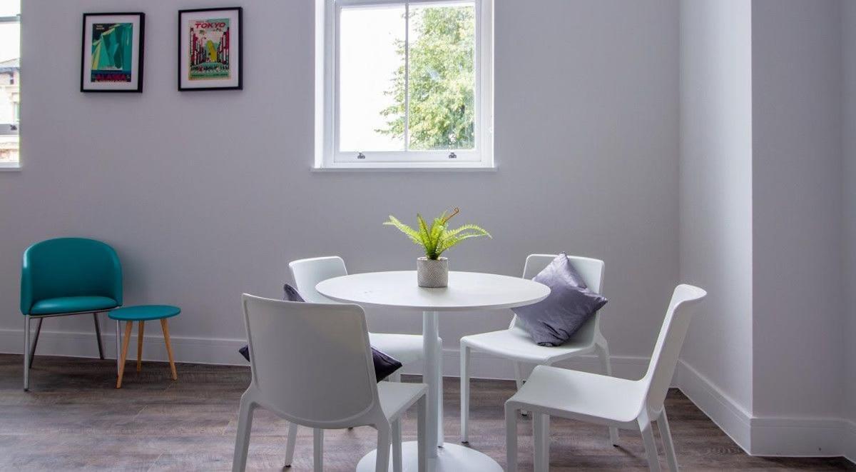 Stunning Modern At Seven Sisters Located In Apartment