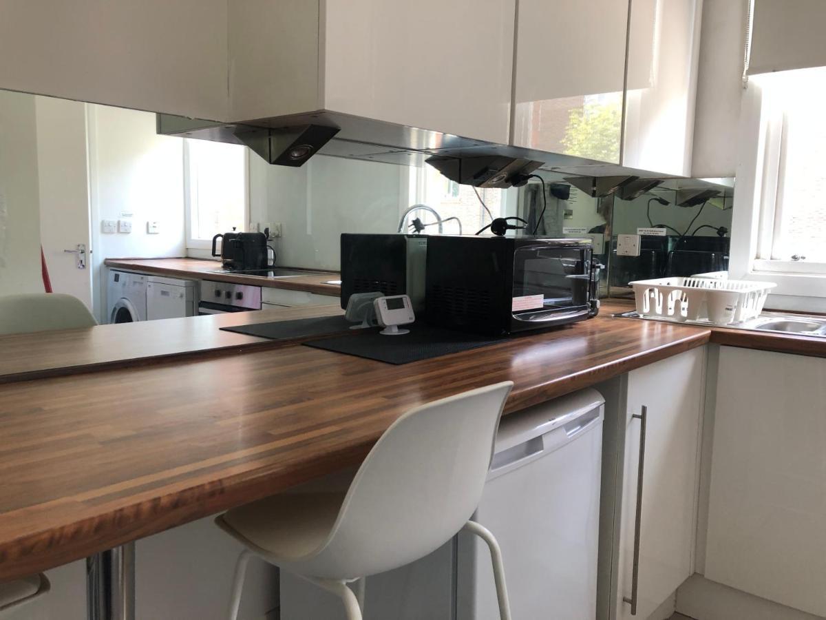 Bright Chiswick - Great Location Apartamento Londres