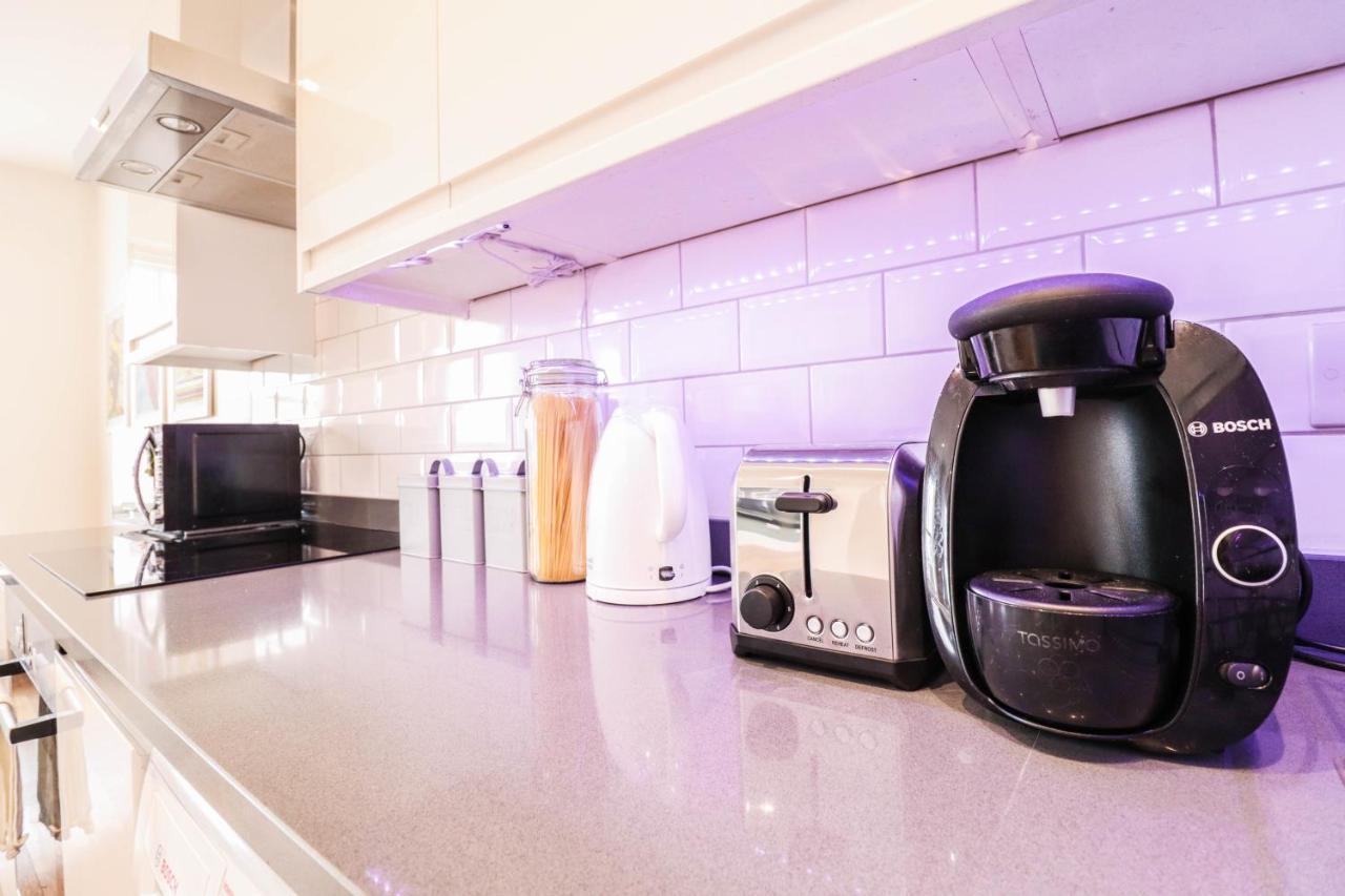 Modern & Spacious 1 Bedroom Clapham Junction Flat London